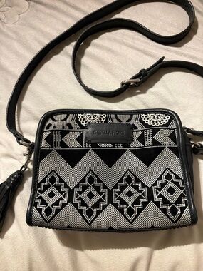 Isabella Fiore Leather Suede Black And White Tribal Print Zip Crossbody